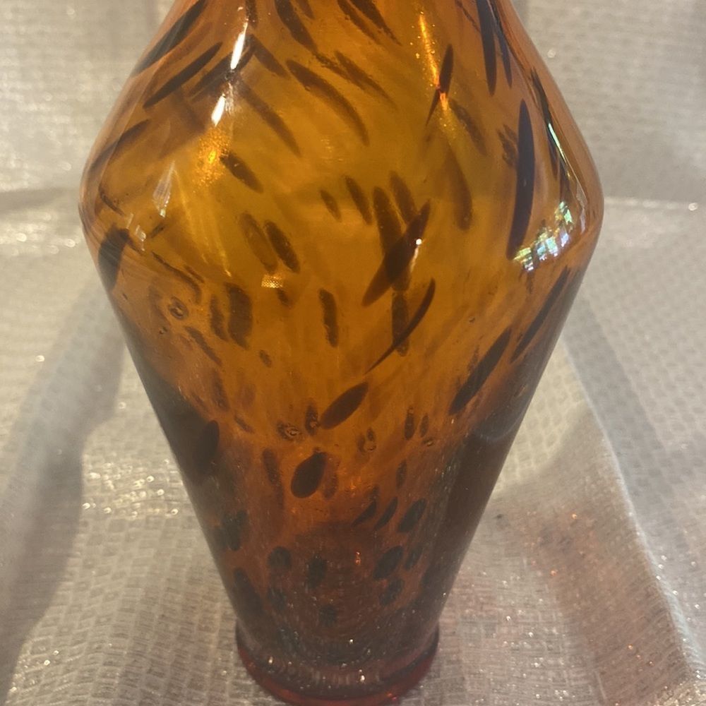 Hand Blown Art Deco Style Vase - Picture 3 of 3